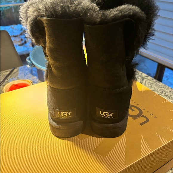 SOLD Ugg Bailey boots like new SOLD elsewhere - Picture 4 of 4